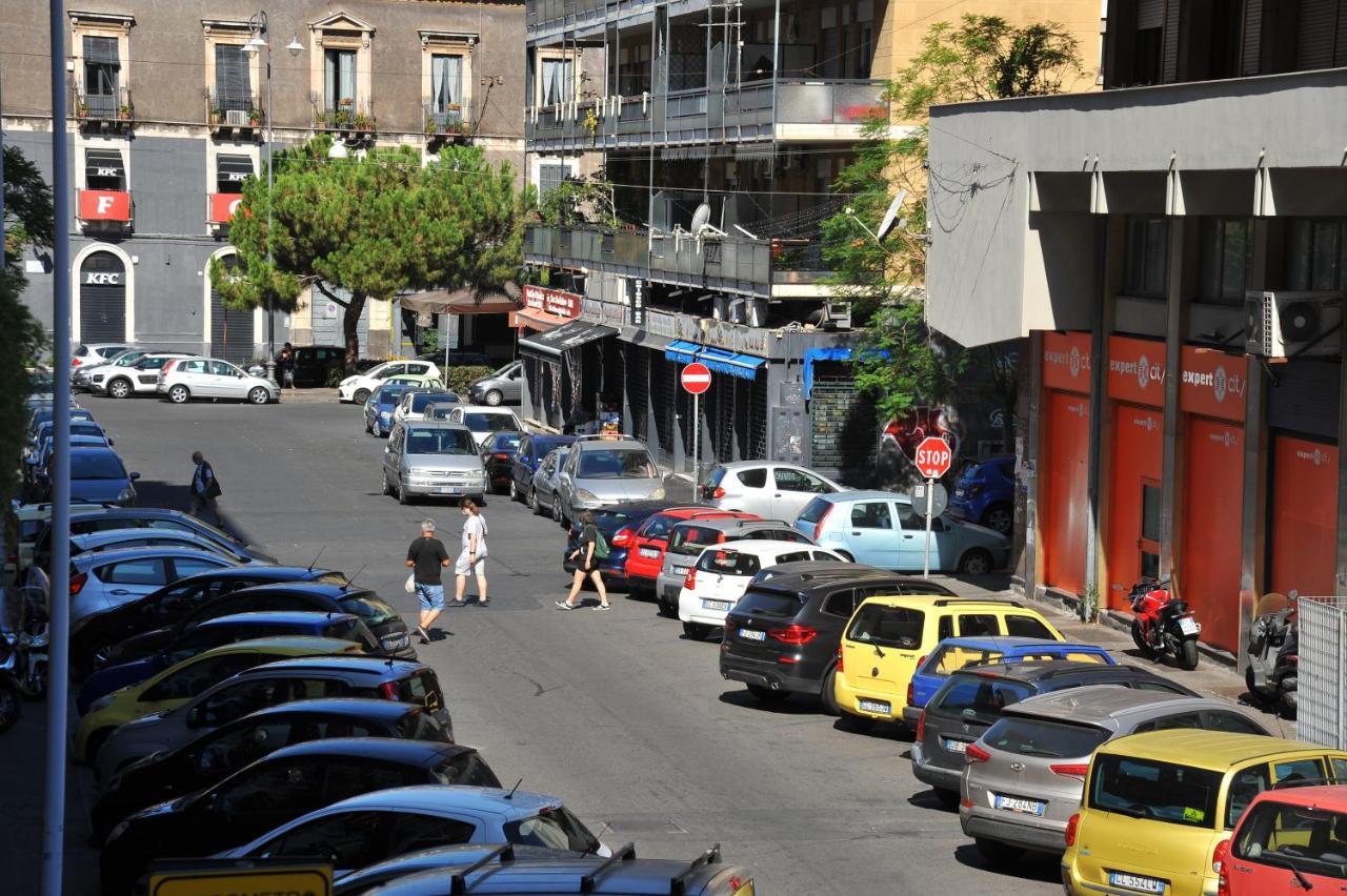 Home 22 Appartamento in centro storico - Aeroporto di Catania Fontana Rossa Esterno foto